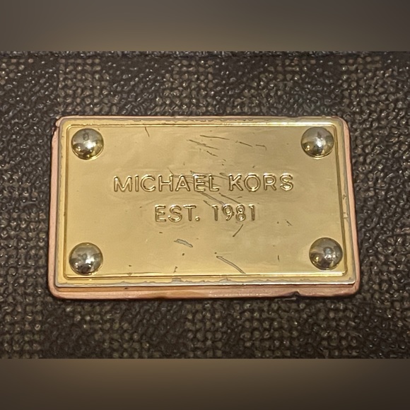 Michael Kors Wallet Wristlet - Picture 5 of 9